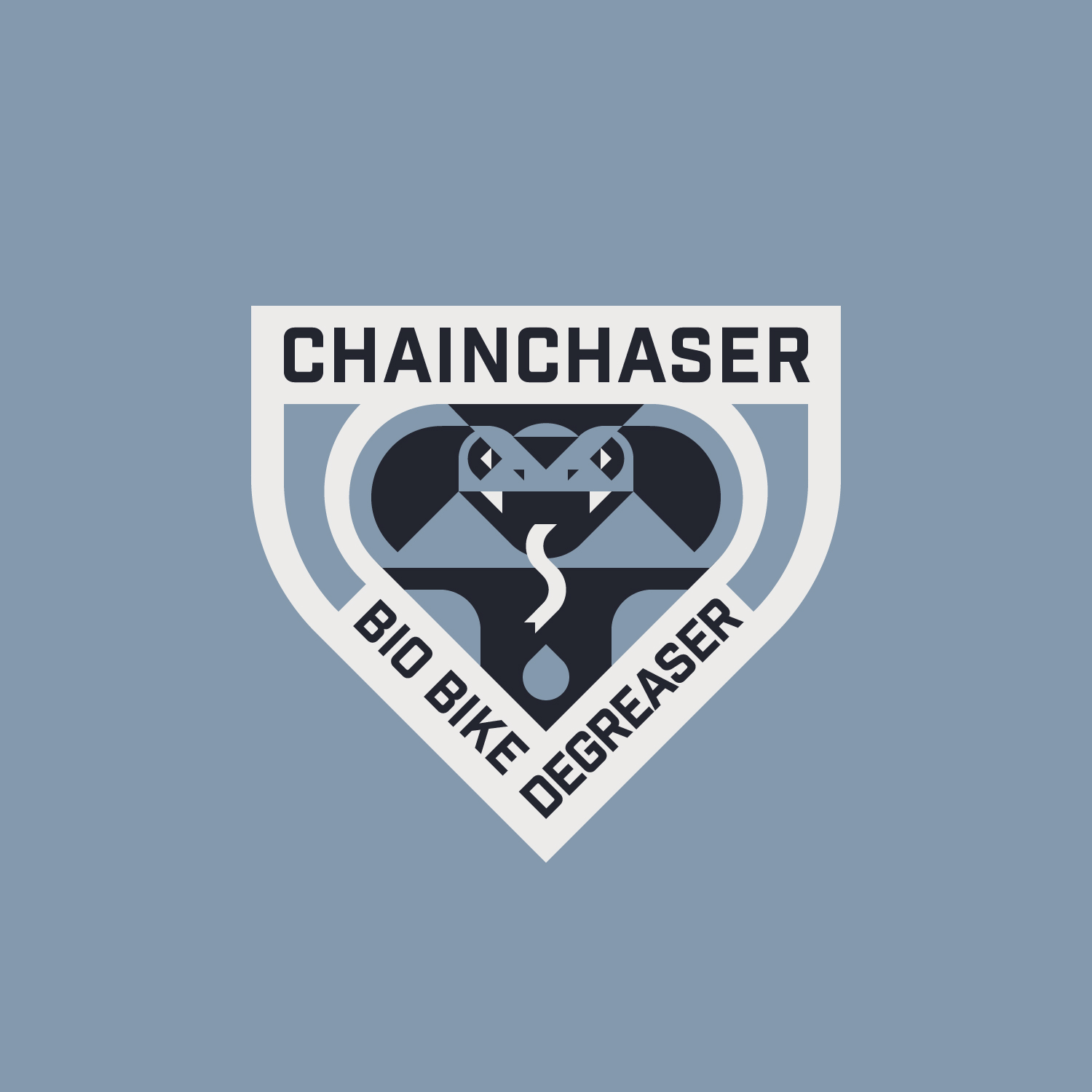 Le logo de 'Chain Chaser' met en avant le vélo, la chaîne, le dégraissant, et l'outillage.